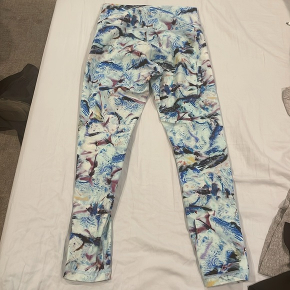 Lululemon Wunder Under - Picture 2 of 2